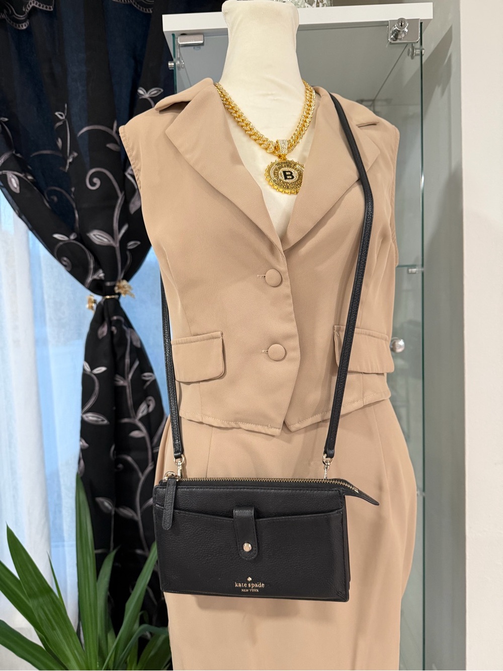kate spade Black Pebbled Leather Crossbody Wallet